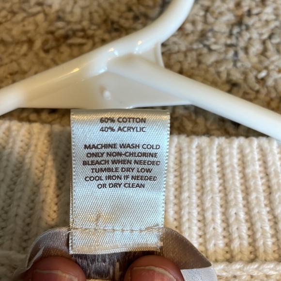 Loft, Cold Shoulder sweater. Medium Petite. Cream color. NWOT - Picture 3 of 3